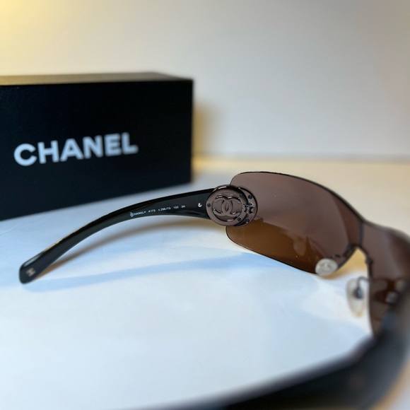 Authentic Chanel Sunglasses 2011 Made In Italy 4173 c.296/73 130 Discontinued - Picture 9 of 16